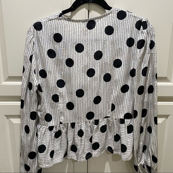 TopShop Women’s Black and White Dot Print Button Front Top Size 6 - Picture 6 of 6